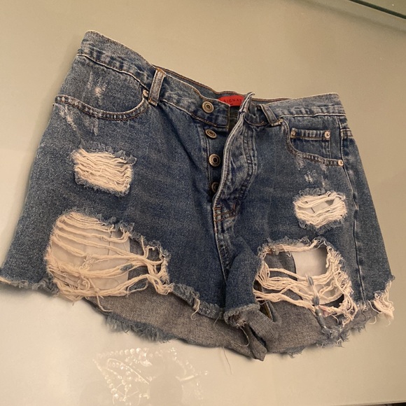 Brand new SIGNATURE 8 distressed denim cutoffs shorts Sz. L - Picture 4 of 11